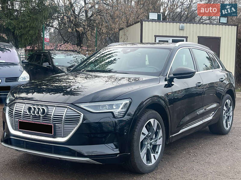 Audi E-tron (2019)