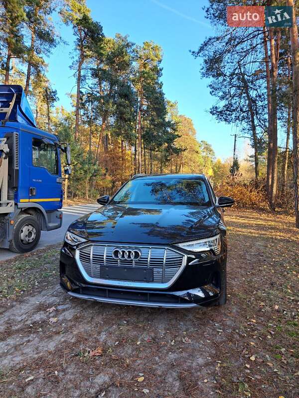 Audi E-tron (2019)