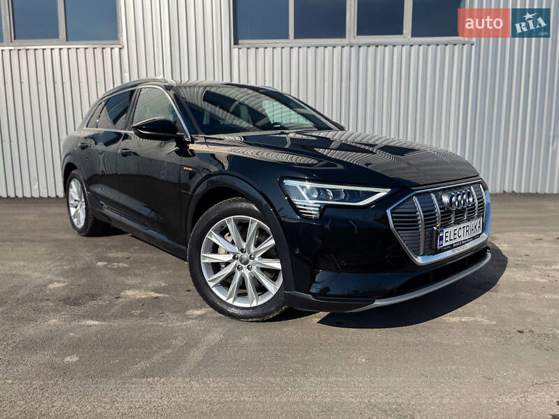 Audi E-tron (2019)