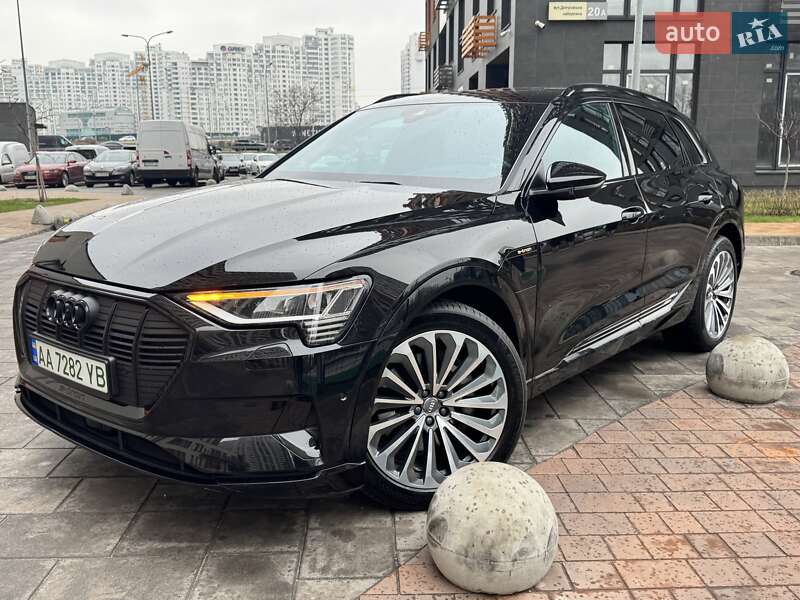 Audi E-tron (2019)