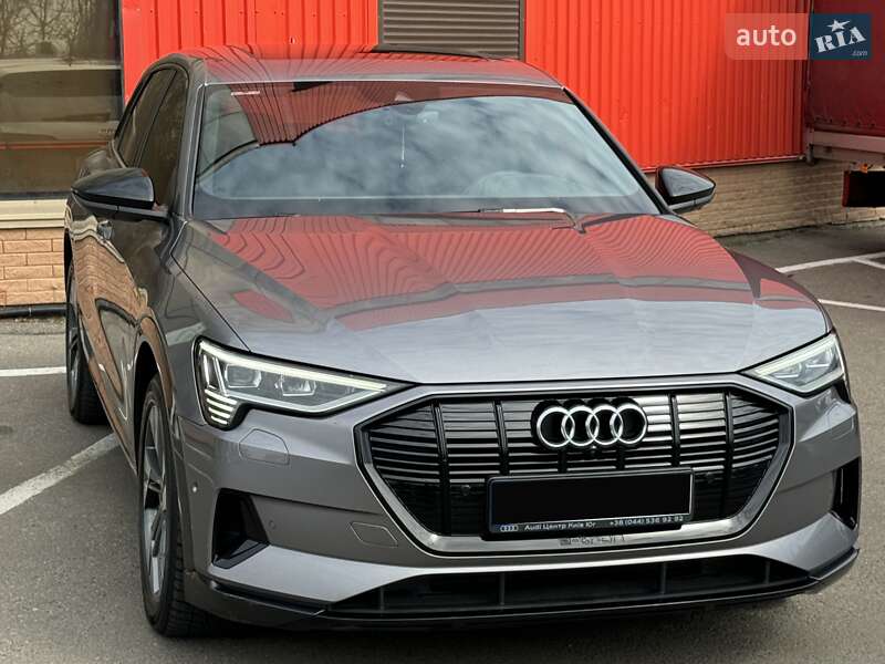 Audi E-tron (2020)