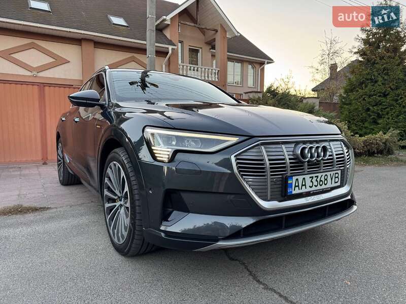 Audi E-tron (2019)