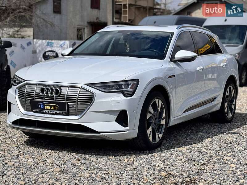 Audi E-tron (2023)