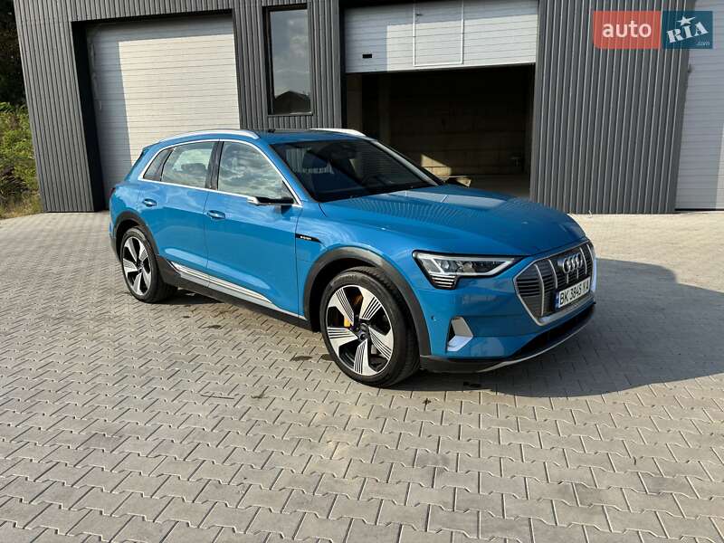 Audi E-tron (2019)