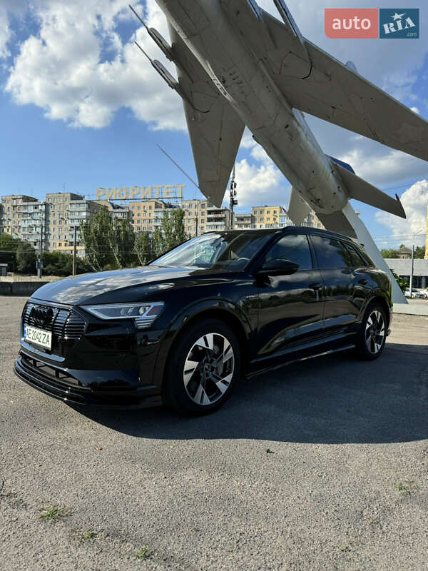 Audi E-tron (2022)