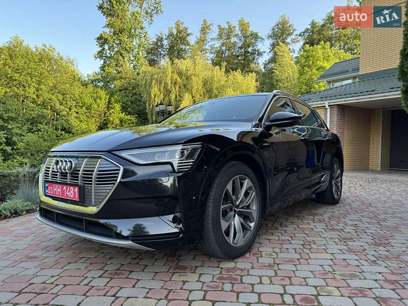 Audi E-tron (2019)