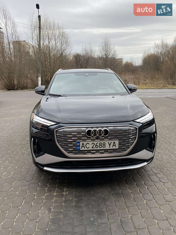 Audi Q4 e-tron (2023)