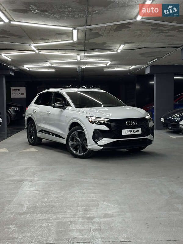 Audi Q4 e-tron (2023)