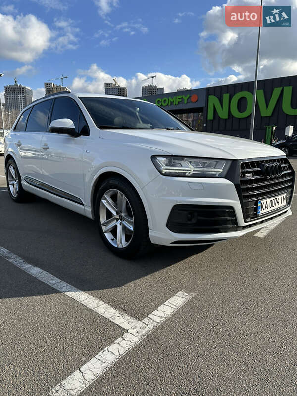 Audi Q7 (2017)