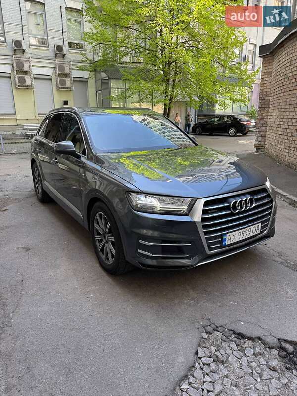 Audi Q7 (2017)