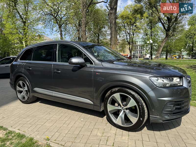 Audi Q7 (2017)