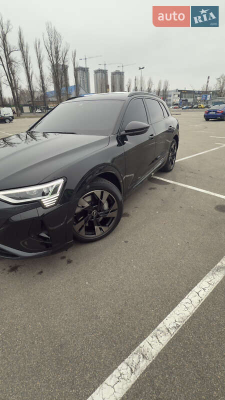 Audi Q8 e-tron (2024)