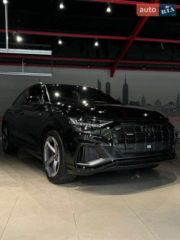 Audi Q8 (2020)