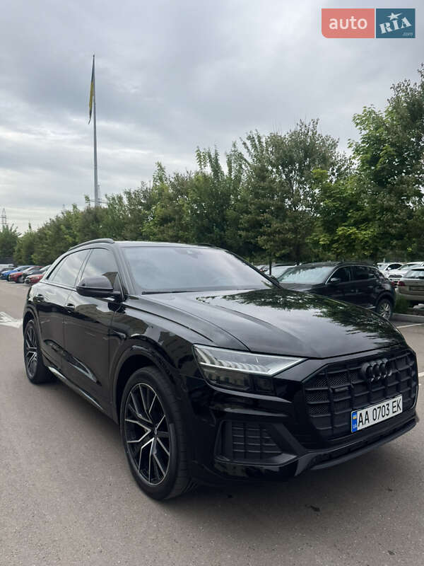 Audi Q8 (2019)