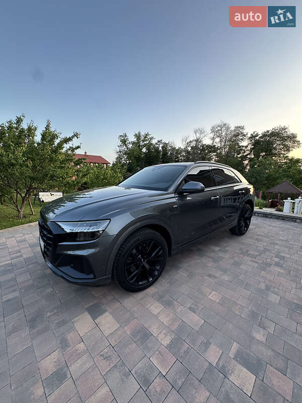 Audi Q8 (2020)