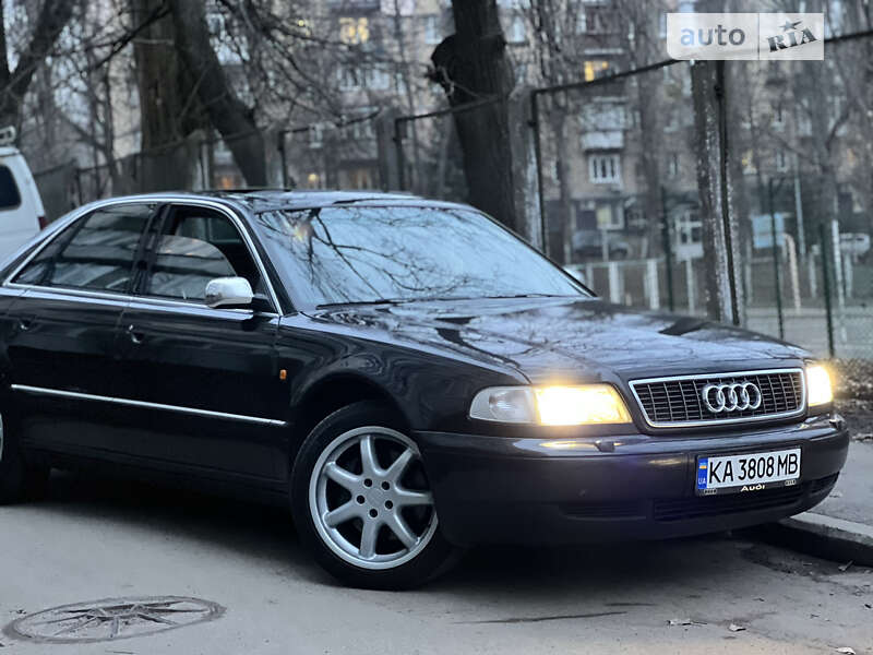 Audi S8 (1998)