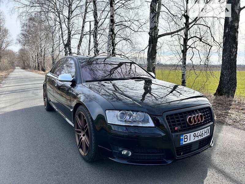 Audi S8 (2007)