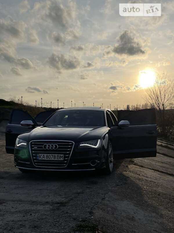 Audi S8 (2012)