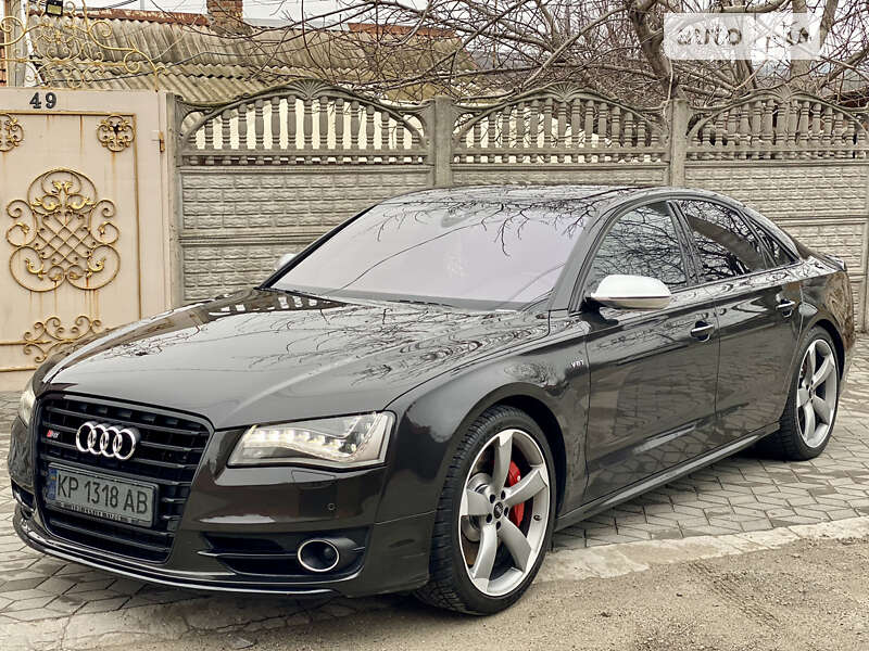 Audi S8 (2013)