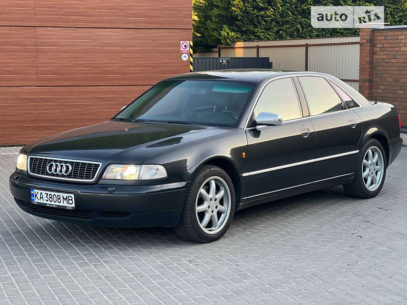 Audi S8 (1998)