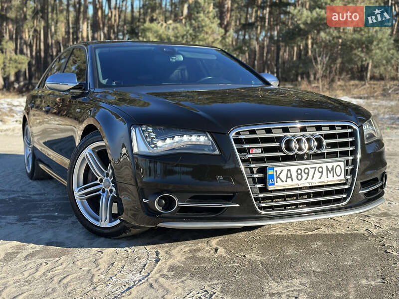 Audi S8 (2013)