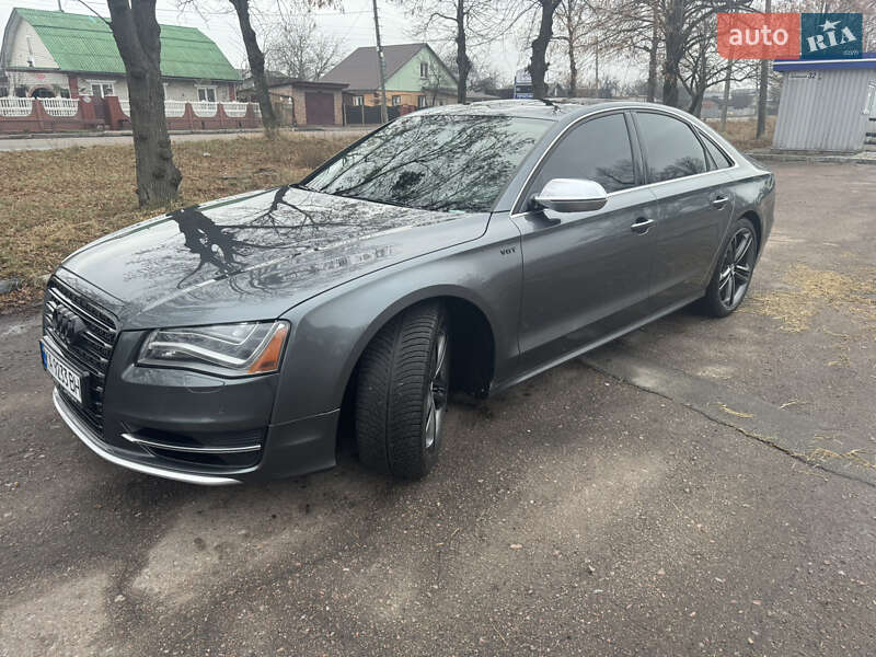 Audi S8 (2012)
