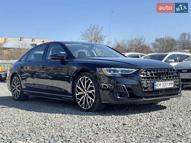 Audi S8 (2022)