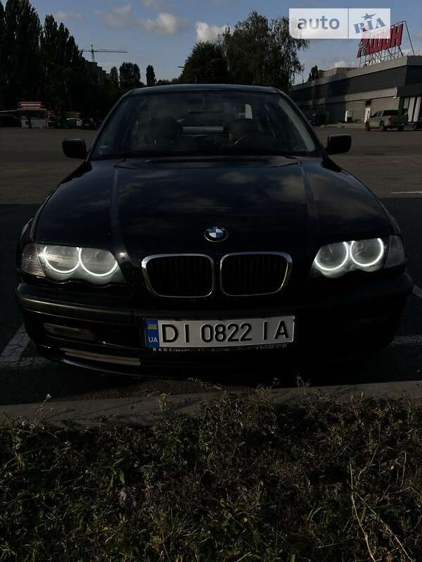 Bmw 323i (1998)