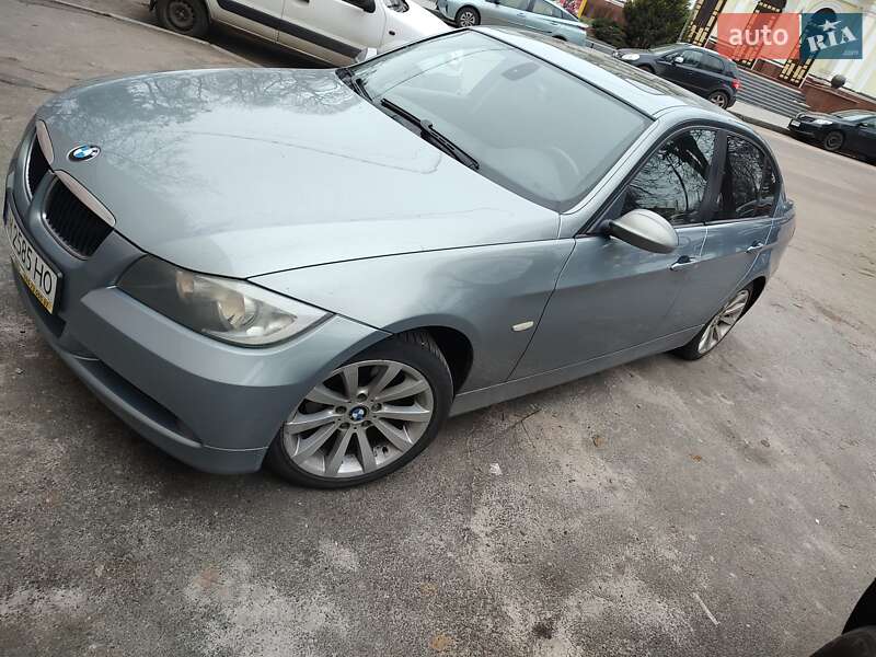 Bmw 318 (2006)
