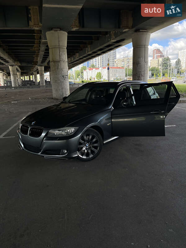 Bmw 3 series (2010)