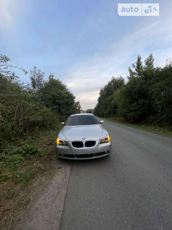 Bmw 520i (2003)
