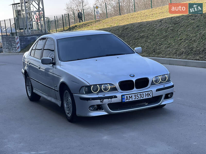 Bmw 5 series (2001)