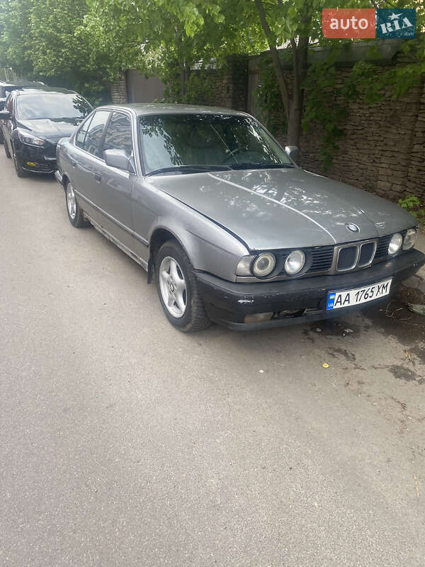 Bmw 5 series (1988)