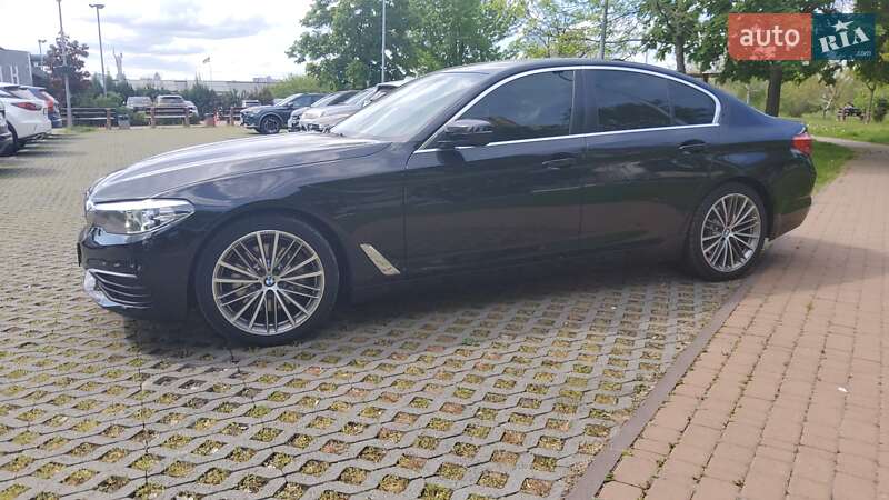 Bmw 5 series (2017)