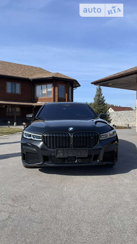 Bmw M760li (2022)