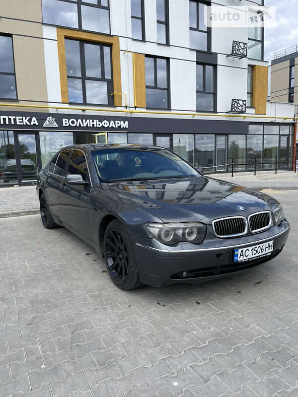 Bmw 730d (2004)