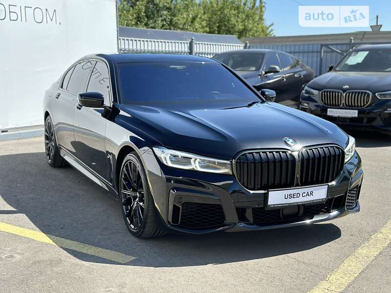 Bmw M760li (2022)