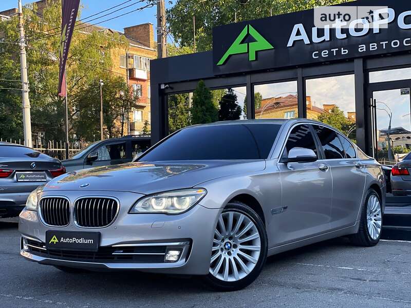 Bmw 750i (2012)
