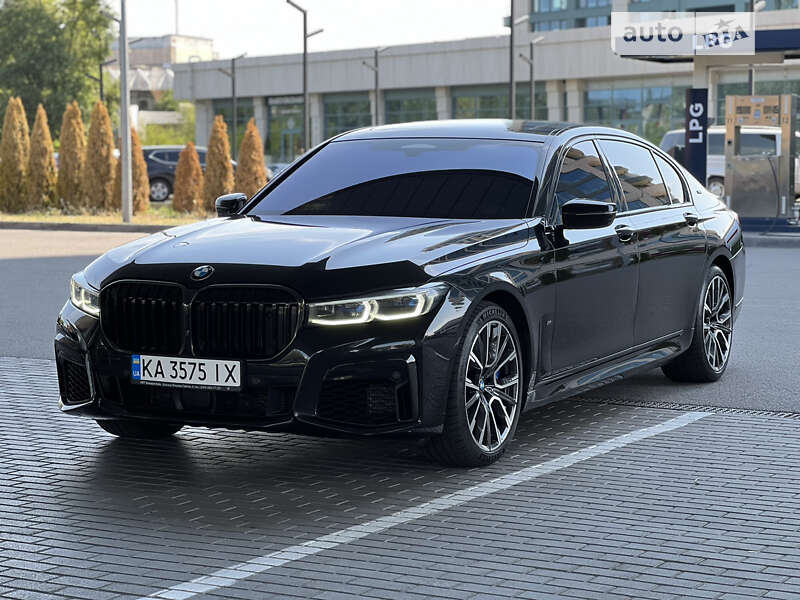 Bmw M760li (2021)
