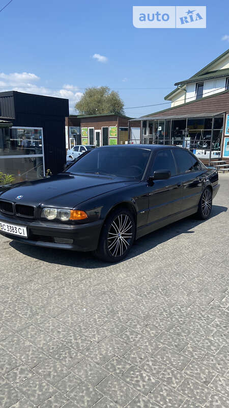Bmw 7 series (2000)