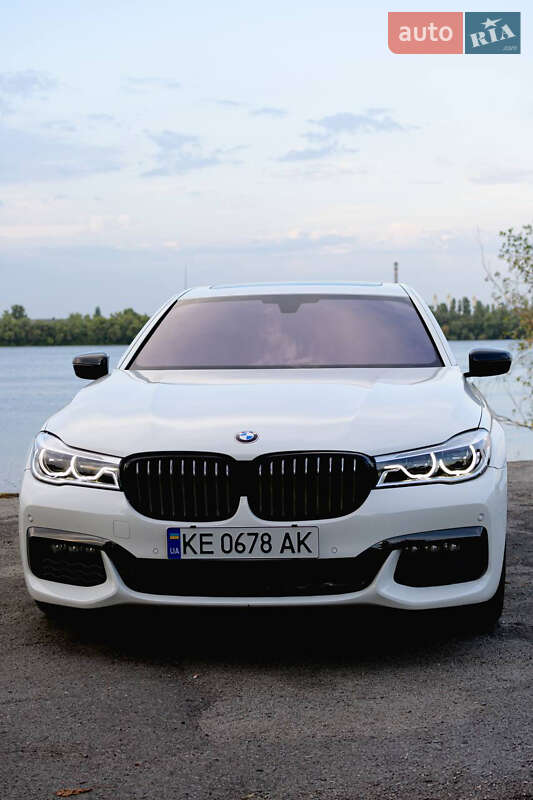 Bmw 7 series (2015)