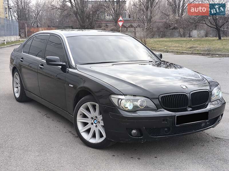 Bmw 7 series (2003)