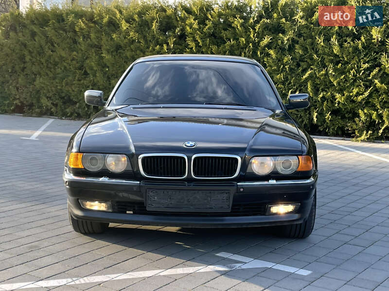 Bmw 7 series (2000)