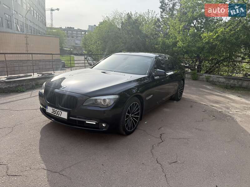Bmw 7 series (2011)