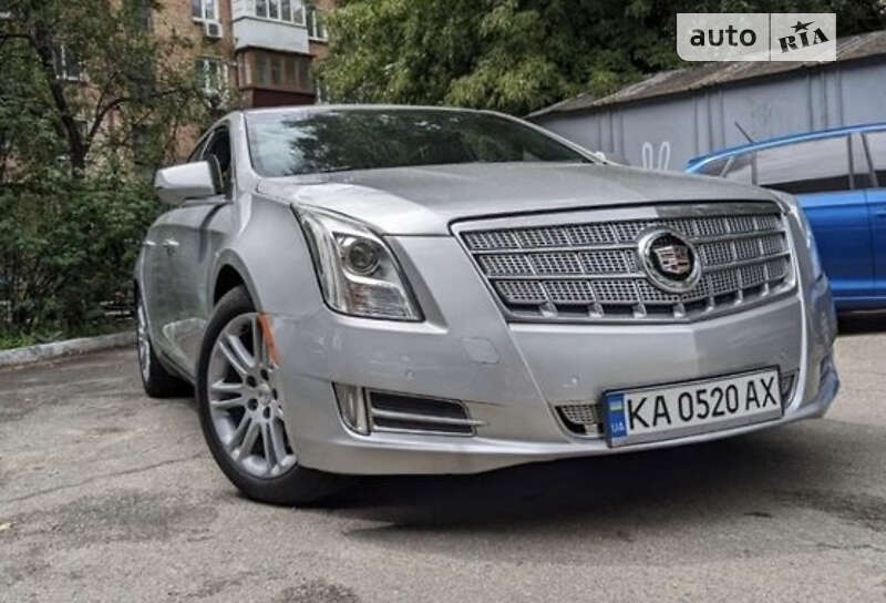 Cadillac Xts (2012)
