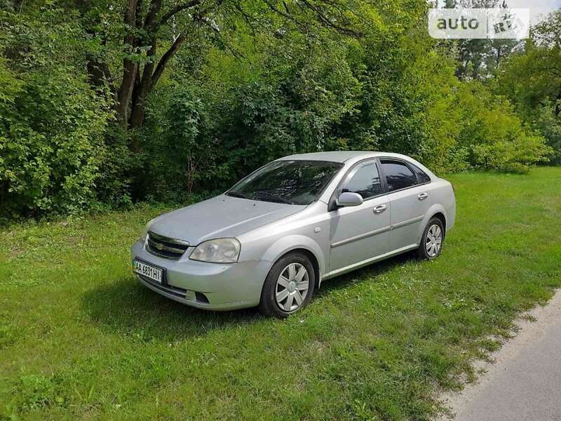 Chevrolet Lacetti (2005)