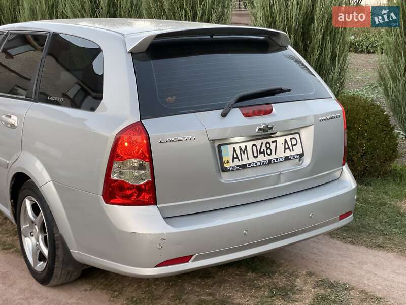 Chevrolet Lacetti (2005)