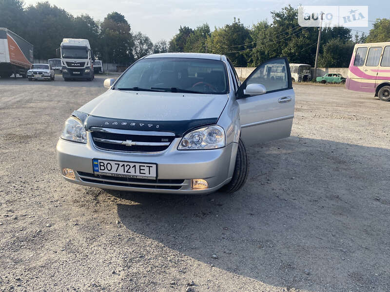 Chevrolet Lacetti (2005)