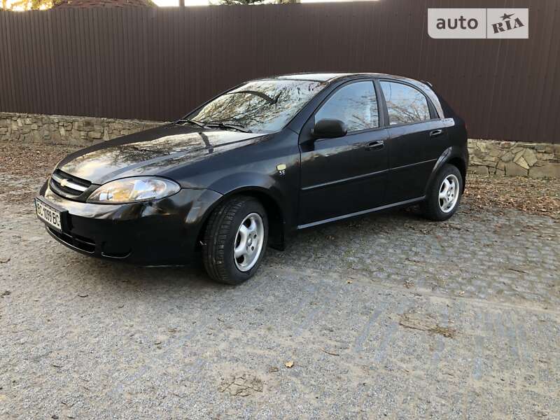 Chevrolet Lacetti (2005)