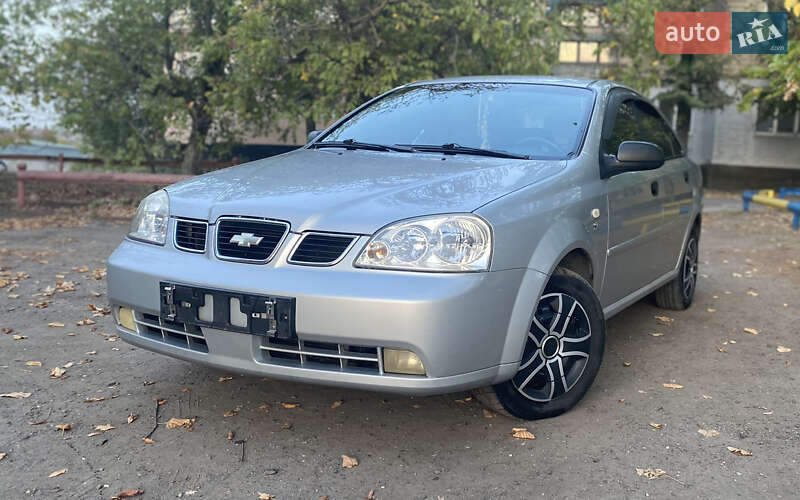 Chevrolet Lacetti (2004)